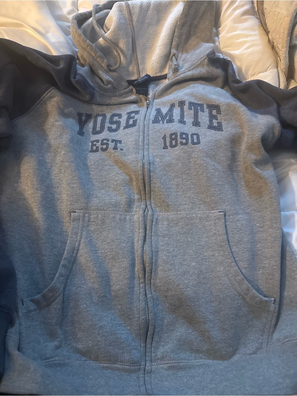 Men's Lightweight Gray Zip-Front Hoodie Jacket - Yosemite Graphic